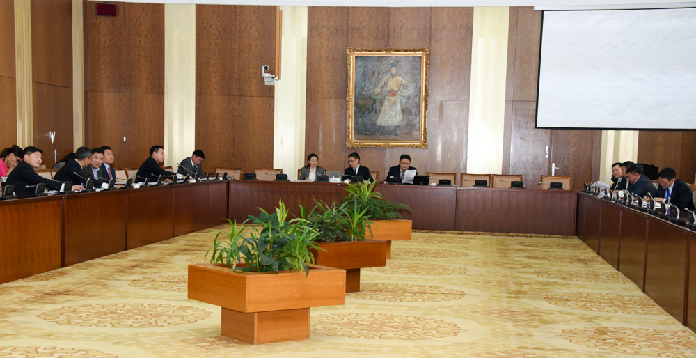 Замын хөдөлгөөний аюулгүй байдлын тухай хуульд өөрчлөлт оруулах тухай хуулийн төслийн анхны хэлэлцүүлэг боллоо