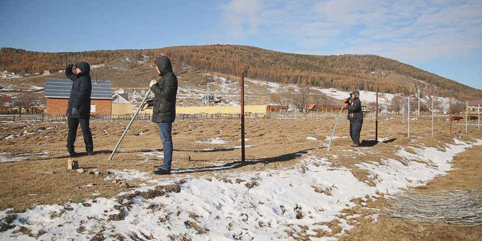 БИЧЛЭГ: Зөвшөөрөлгүй хашаа хатгасан иргэд, АА-н нэгжүүдийн газрыг чөлөөлөв