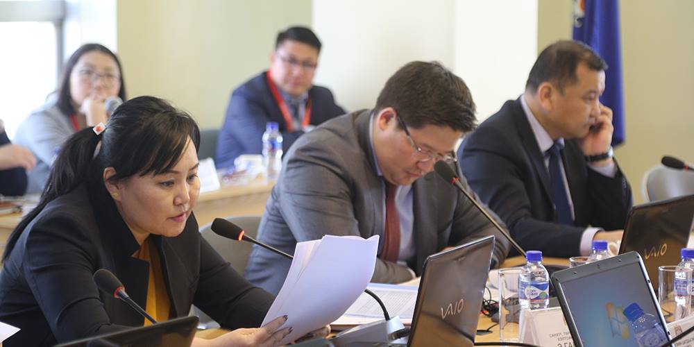 Нийслэлийн Засаг даргын зөвлөл хуралдаж байна