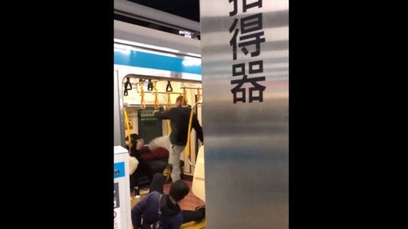 БИЧЛЭГ: Японы галт тэргэнд Монгол залуус үймээн тарив !