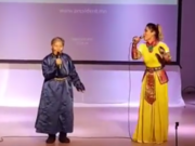 Ерөнхийлөгч-ын уулзалтад Хөөрхөн эмээ… Хөөрхөн эмээ БҮЖИГЛЭВ