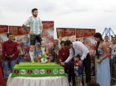 Оросууд Мессиг дуурайлган ТӨРСӨН ӨДРИЙН БЯЛУУ хийжээ Messi_birthday_russia2018