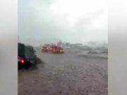 АНХААР: Урьхан зоогийн газрын орчимд үер буулаа Darkhan_zam_uer_buul