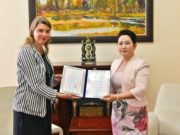 Монгол Улсын Соёлын элчийн гэрчилгээг Мариа-Катарина Ланг гардлаа mongol-ulsiin-soyliin-elch