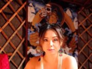 Жүжигчин Х.Баярмаа ээжийгээ дуурайн НҮЦГЭЛСЭН гэв үү…