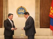 Ерөнхийлөгч Х.Баттулга УИХ-ыг өөрөө тарахыг сануулсан бичиг өргөн барив! eronhiilogch-Battulga-01