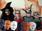 Сурагчдыг Halloween тэмдэглэхийг хориглов halloween