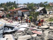 Индонезид яаралтай тусламж шаардлагатай 200 мянга орчим хүн байна indonesia-gazar-hodlolt