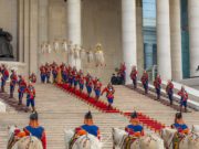 Их эзэн Чингис хааны хөшөөнд хүндэтгэл үзүүлэв mongol-baharhaliin-odor-01