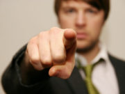 Та хэн бэ? ooriigoo-oloh-tuhai