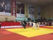 Ерөхийлөгчийн ивээл дор өсвөрийн жүдочид өрсөлдөж байна osworiin-judochid