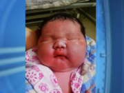 САЙН МЭДЭЭ: Өлгийндөө багтахгүй АВАРГА хүү мэндэллээ awarga-huu