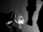 Сурагч охиныг хүчирхийлсэн цагдааг ажлаас нь чөлөөлөв!