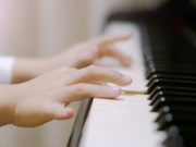 Төгөлдөр хуурчдын уралдаанд амжилт гаргасан сурагчдад МӨНГӨН шагнал олгоно togoldor-huurchdiin-temtseen-2019