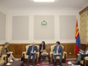 Франц-Монгол хоорондын агаарын харилцааны хэлэлцээрийг шинэчлэх хүсэлтээ илэрхийлэв agaariin-hariltsaa