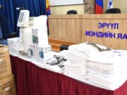 “Өөжин мед” эмнэлэг ЭМЯ-нд хамгаалах хэрэгсэл хандивлав Oojin-med-emneleg-01
